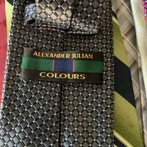 300 assorted tie’s, different types and brands!!!!